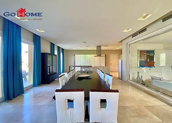 Luxury In New Marina 4*
